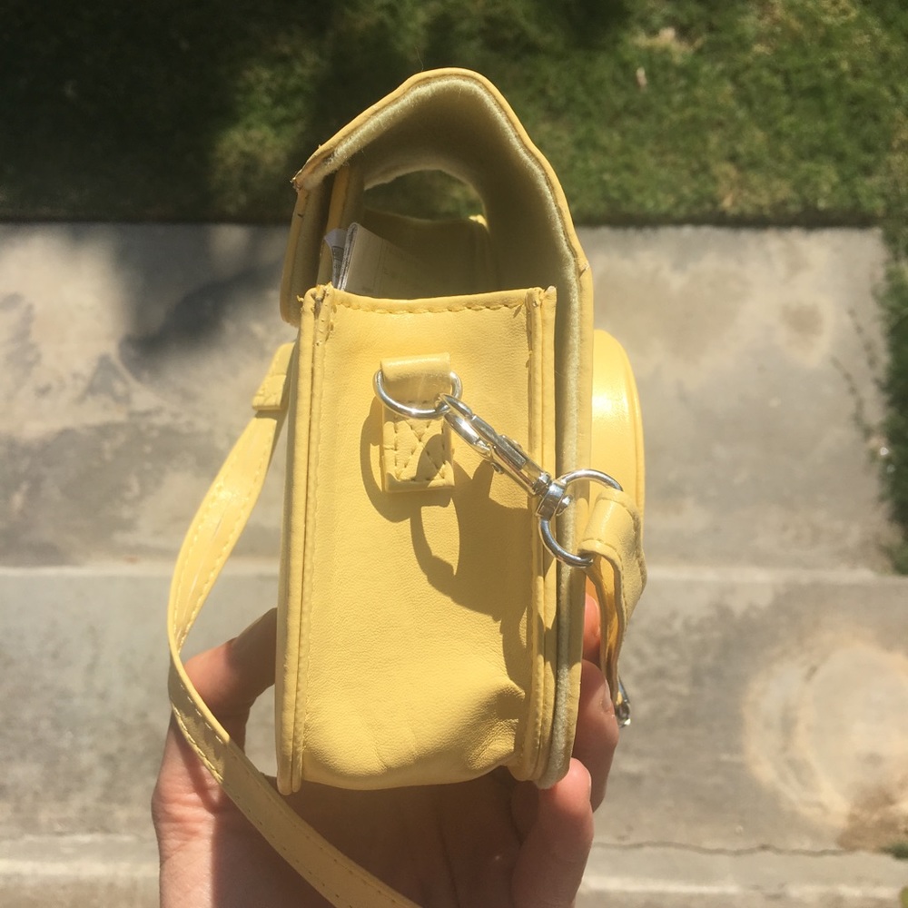 Instax Fugifilm Groovy Camera Case Mini 8 (Yellow) - Picture 4 of 5